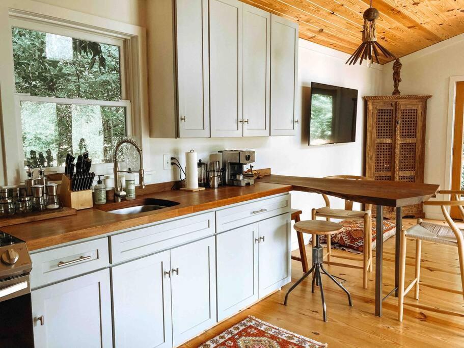 Modern Treehouse, Close To Downtown And Beach Wilmington Exteriér fotografie